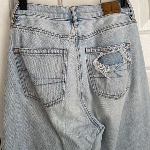 American Eagle Highest Rise 90s Boyfriend Jeans Distressed Light Wash Size 0 Raw - Picture 6 of 10